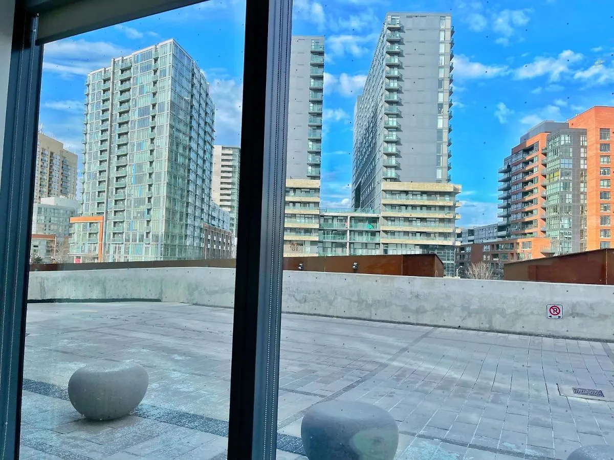Exquisite Condo By Exhibition Place Downtown Toronto Apartment